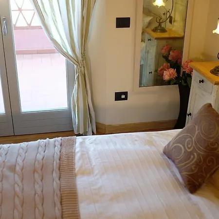 Konukevi La Terrazza Di 4*
