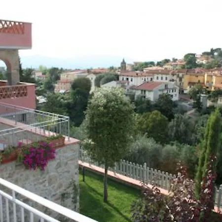 La Terrazza Di בית הארחה 4*